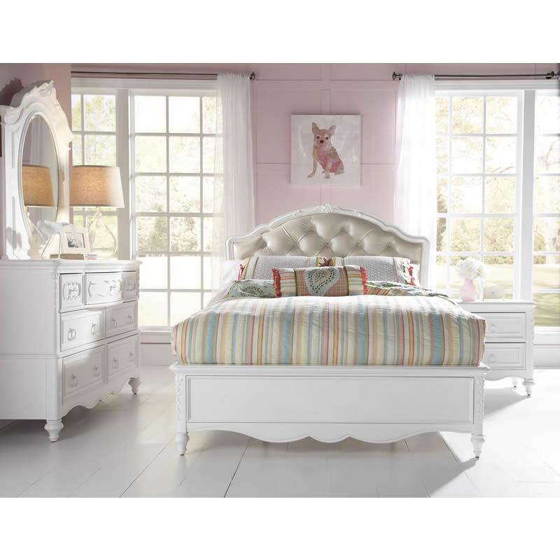 Samuel Lawrence Furniture SweetHeart 7-Drawer Kids Dresser 8470-410 IMAGE 3