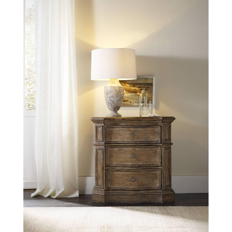 Hooker Furniture Solana 3-Drawer Nightstand 5291-90016 IMAGE 3