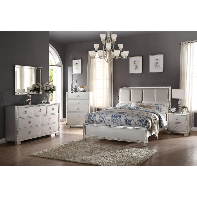 Acme Furniture Voeville Queen Upholstered Panel Bed 24830Q IMAGE 3