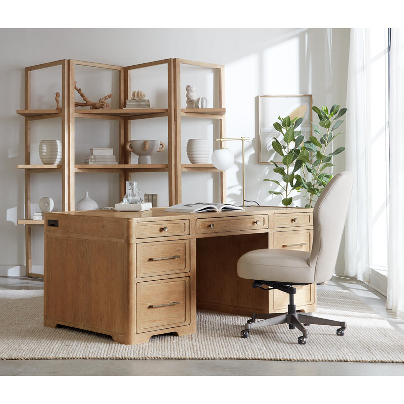 Hooker Furniture 6950-10563-80 Retreat Executive Desk IMAGE 8