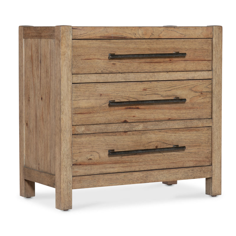 Hooker Furniture 6952-90116-80 Vineyard Row Three-Drawer Nightstand IMAGE 1