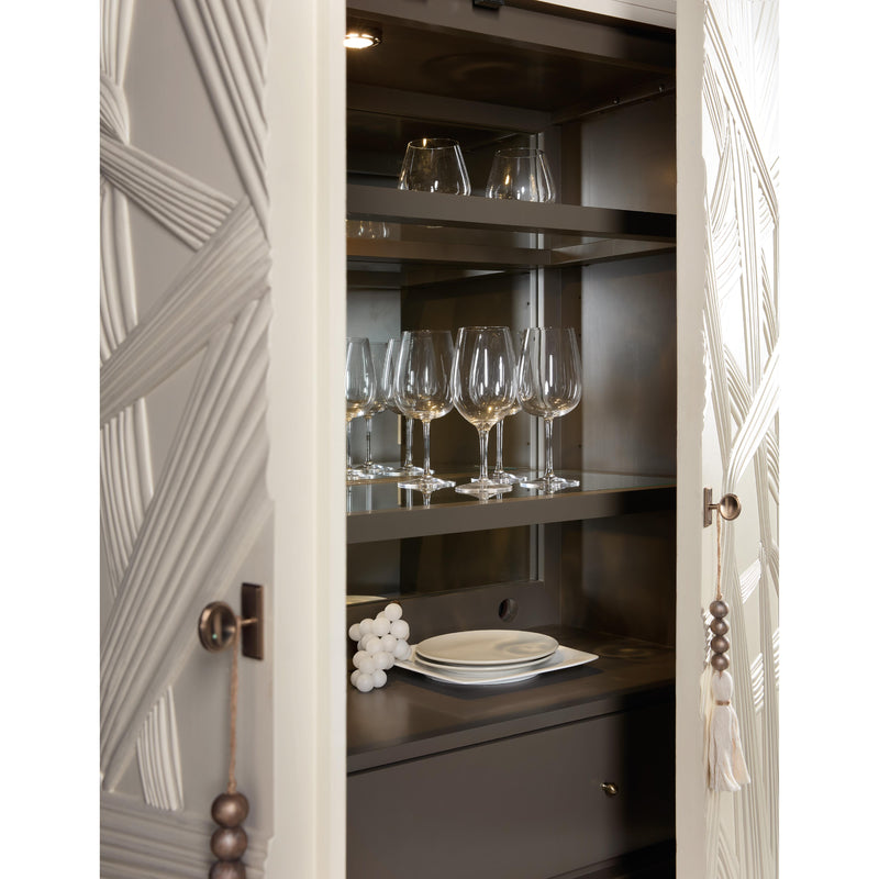  Hooker Furniture 628-50733-05 Melange Dream Weaver Bar Cabinet IMAGE 10