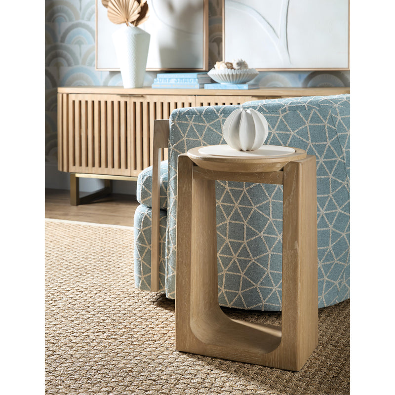  Hooker Furniture 7228-80228-82 Commerce and Market Helena Spot Table IMAGE 5